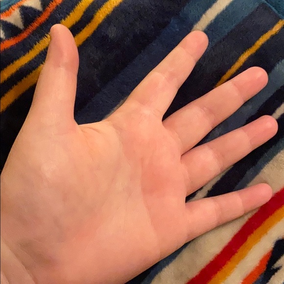 These hands - Picture 3 of 4